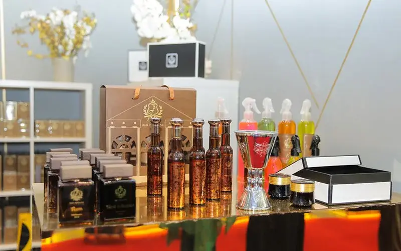 العطور و والبخور